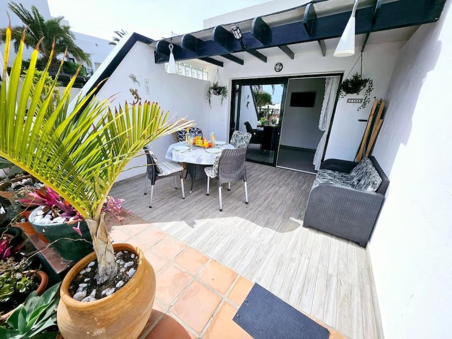 Apartamento Taisa Playa Roca Costa Teguise Dış mekan fotoğraf