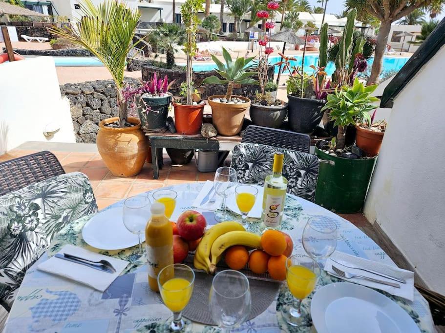 Apartamento Taisa Playa Roca Costa Teguise Dış mekan fotoğraf